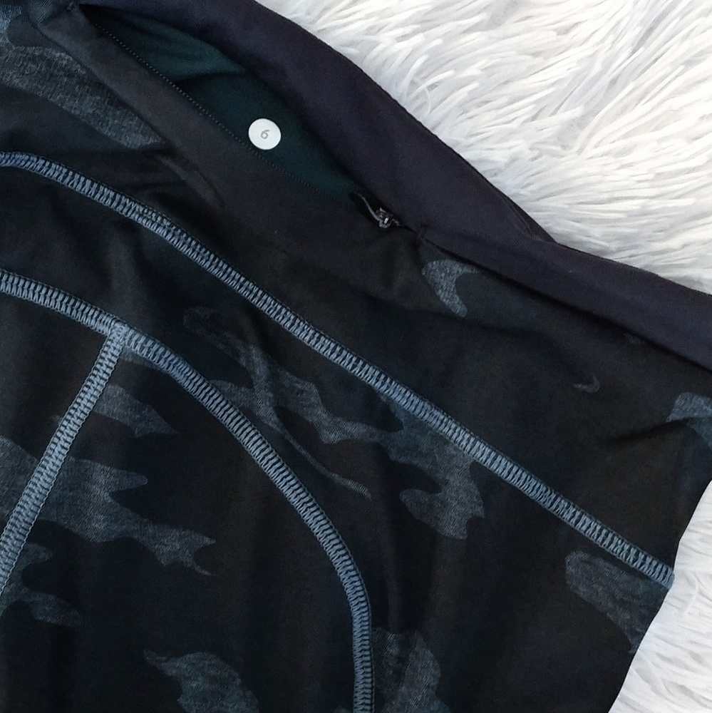 Lululemon Camo Speed Tight ll - Picture 6 of 7